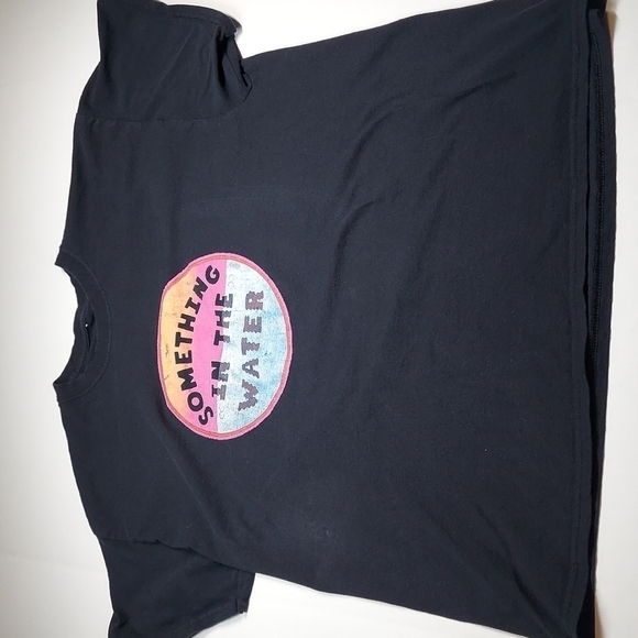 Pharrell Williams - Something In The Water Festival T-shirt Size M/L - Picture 1 of 10